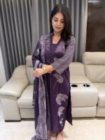 Dupatta pant set in pure cotton - Image 3